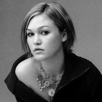 Julia Stiles Says She’s ‘Grateful’ for Fame But Admits ...